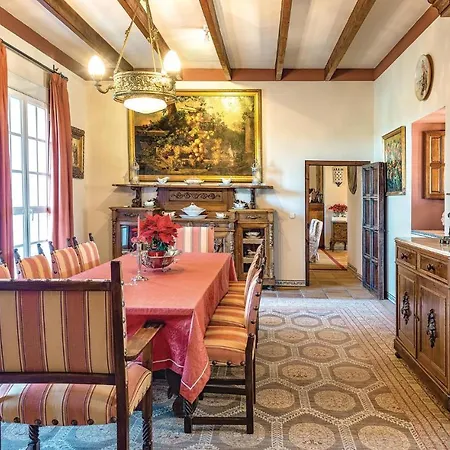 Holiday home 4 Bedroom Beautiful In El Garrobo