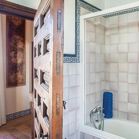 4 Bedroom Beautiful In *