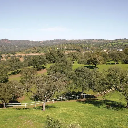 4 Bedroom Beautiful In Holiday home *
