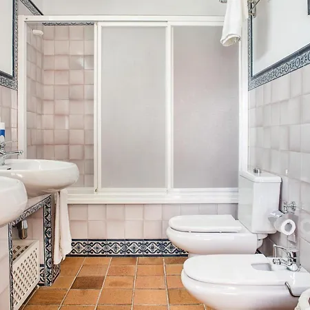 4 Bedroom Beautiful In *
