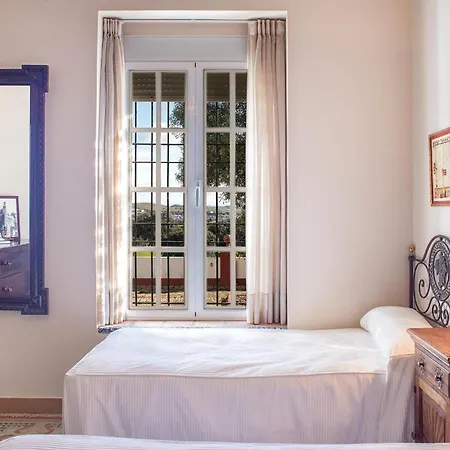 4 Bedroom Beautiful In Holiday home