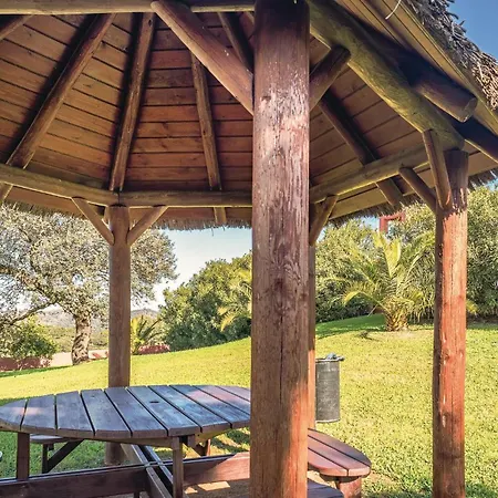 4 Bedroom Beautiful In Holiday home