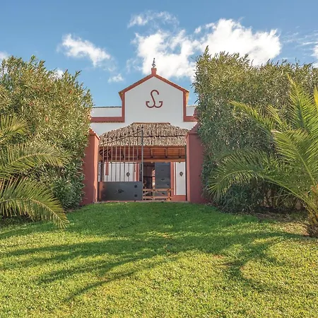 4 Bedroom Beautiful In Holiday home El Garrobo